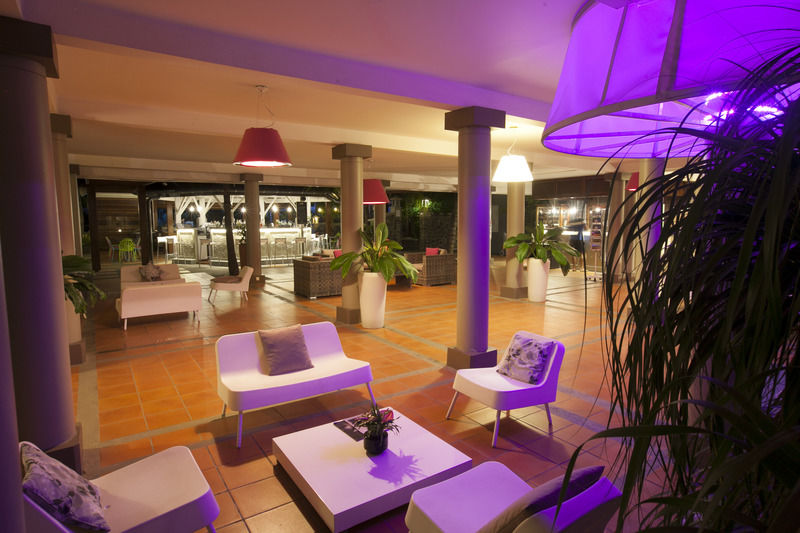 Hotel Les Creoles Saint-Gilles Les Bains Exterior photo