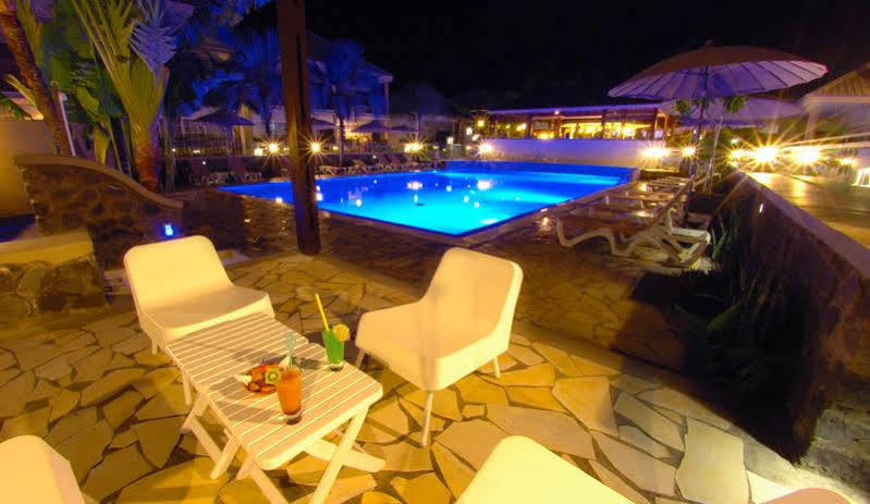 Hotel Les Creoles Saint-Gilles Les Bains Exterior photo